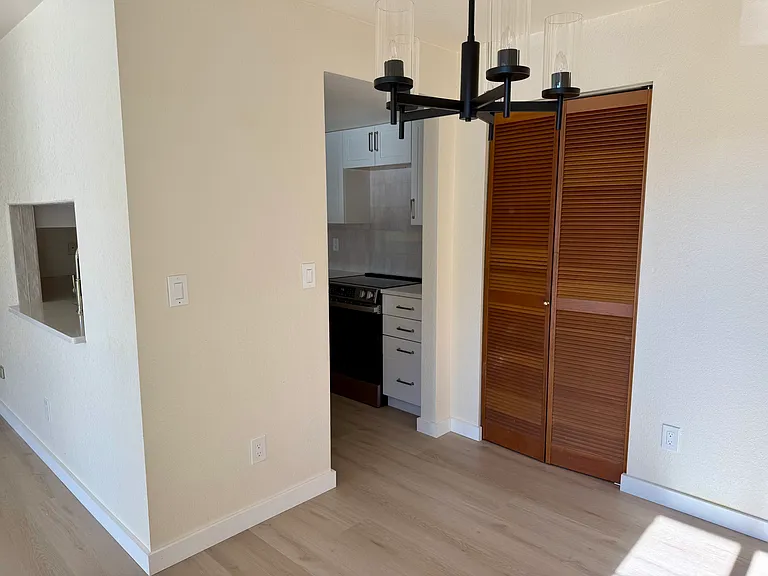 520 Pine St #204 — Photo 6