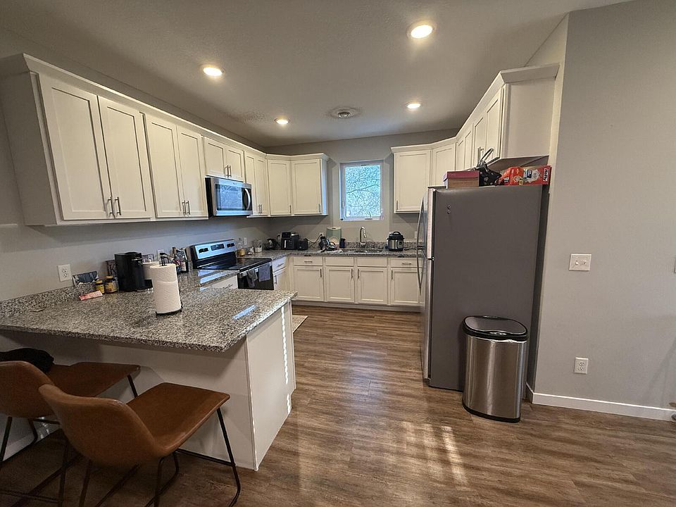 1st image of 2916 30th Ave S #D