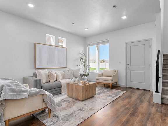 4th image of 108 E Fairmont Pl