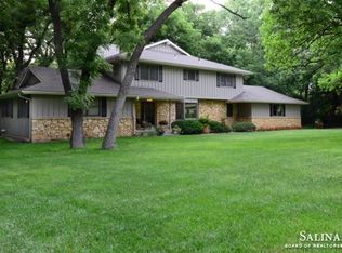 924 Barlow Dr, Salina, KS 67401