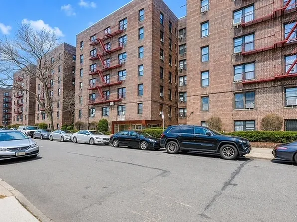 2400 E 3rd St APT 326, Brooklyn, NY 11223