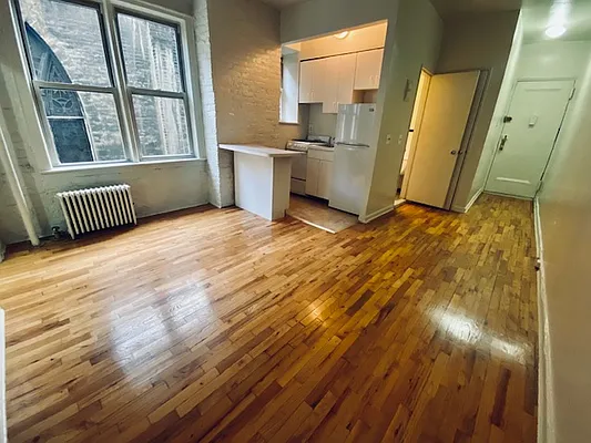 Rented by Compass | media 18