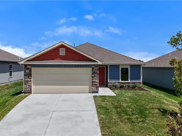 20222 W 195th St, Spring Hill, KS 66083