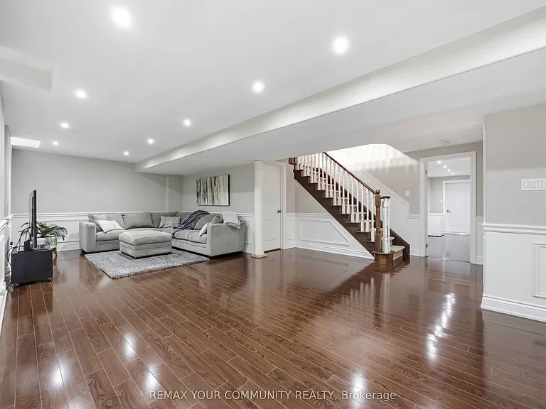 2313 Southcott Rd — Photo 31