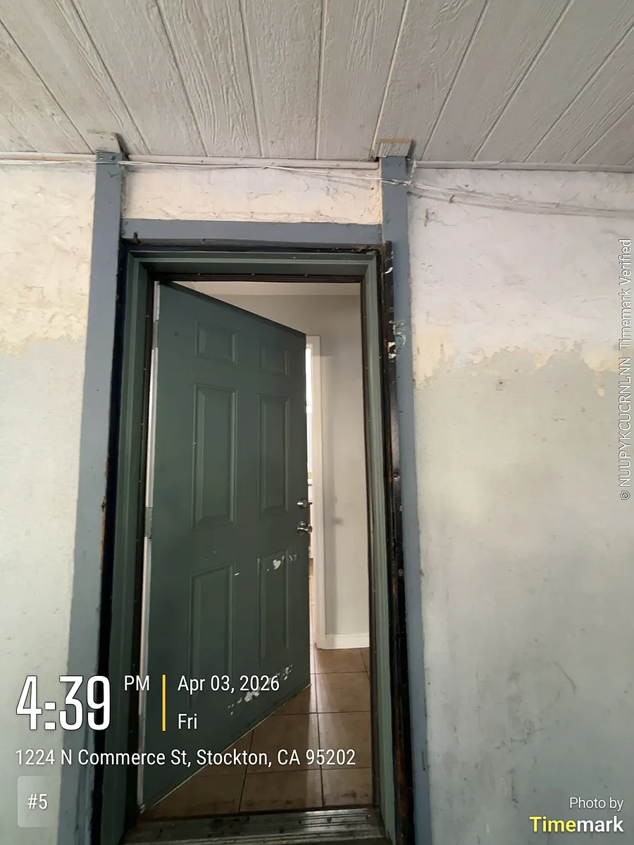 Building Photo - 1224 N Commerce St #5