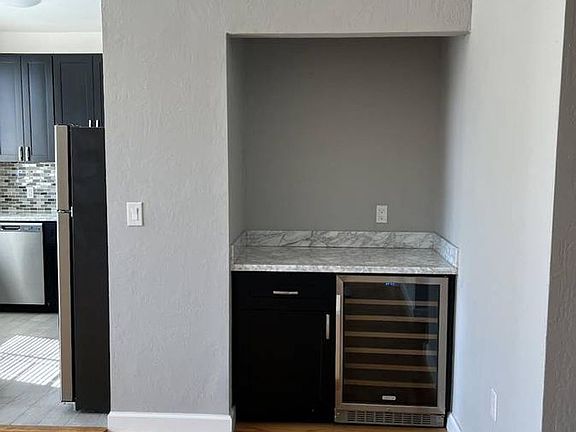 2nd image of 355 Octavia St APT 31