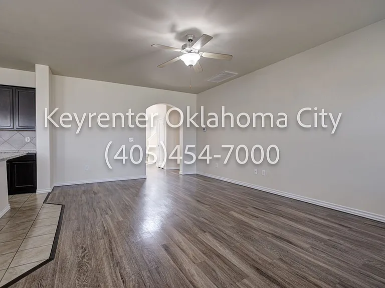 2409 Rosa Cir — Photo 7