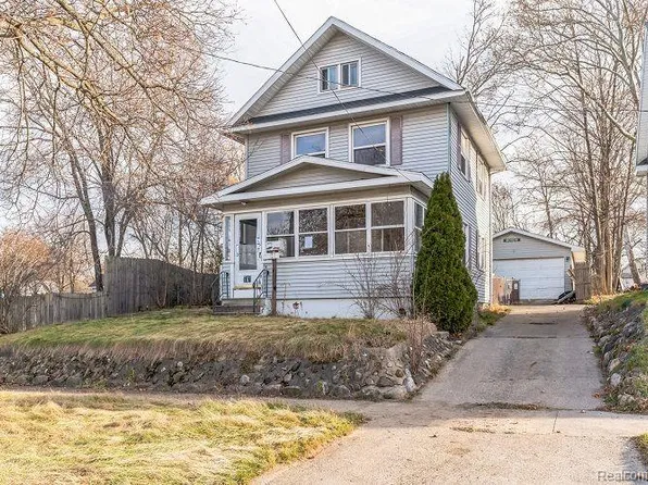 741 N Waterloo St, Jackson, MI 49202