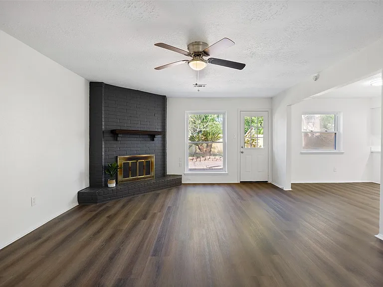 8343 Carriage Creek Dr — Photo 8