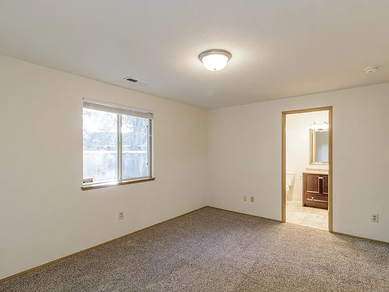 15213 NE 44th St — Photo 24
