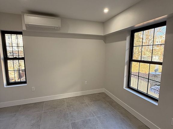 5th image of 90 Lander St #C