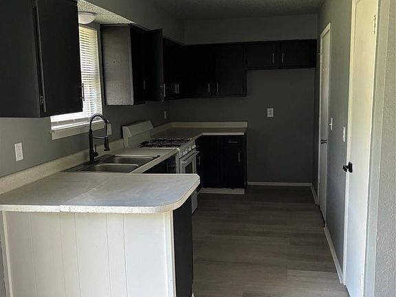 4th image of 508 S Michigan Ave