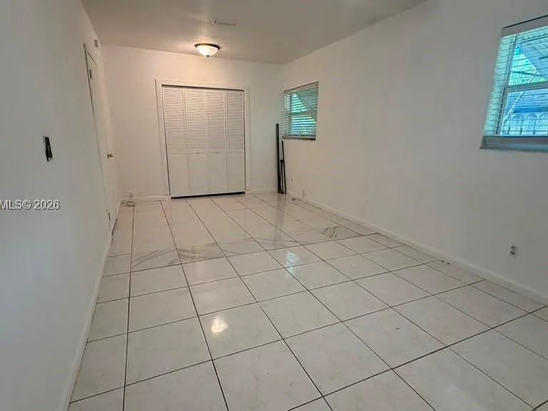 3610 SW 39th Ave — Photo 5