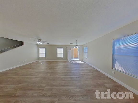 3rd image of 1251 Golden Apple St