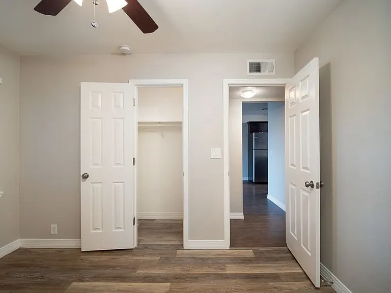 1333 E Thomas Rd — Photo 8