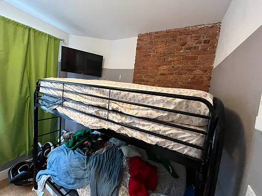 Rented by Delmark Realty LLC | media 87