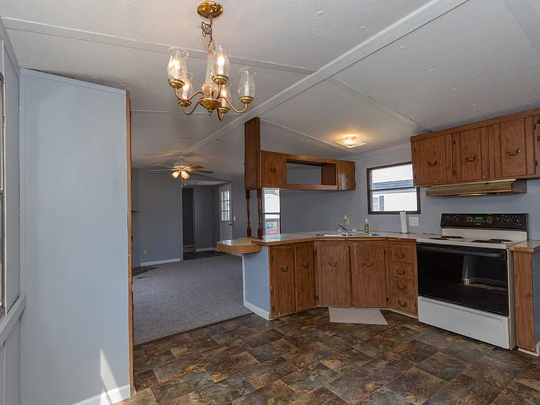 90 Fabric Dr — Photo 8