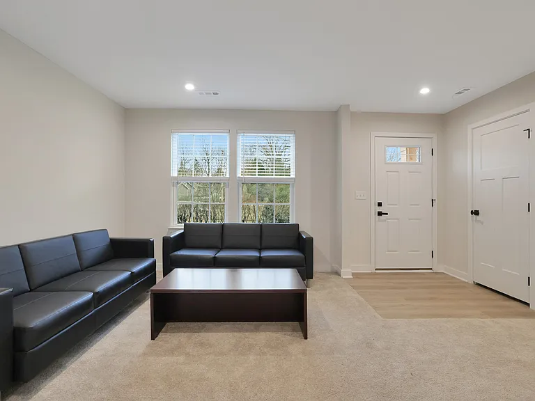 155 Canterbury Way — Photo 4