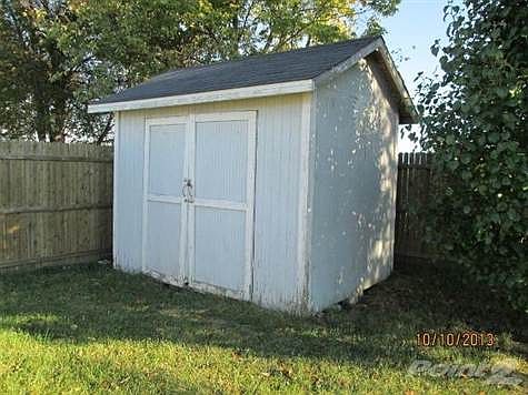 3rd image of 235 Woodland Ln