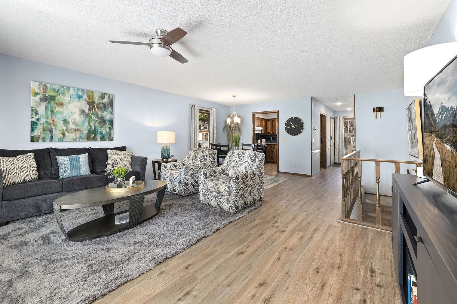 2 bed, 1.0 bath, 1184 sqft, $2,907 — Photo 2