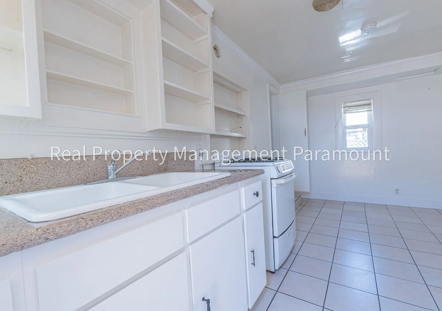 Beautiful Studio Apartment in Los Angeles! — Photo 3
