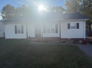 1933 Timberline Cir, Oak Grove, KY 42262