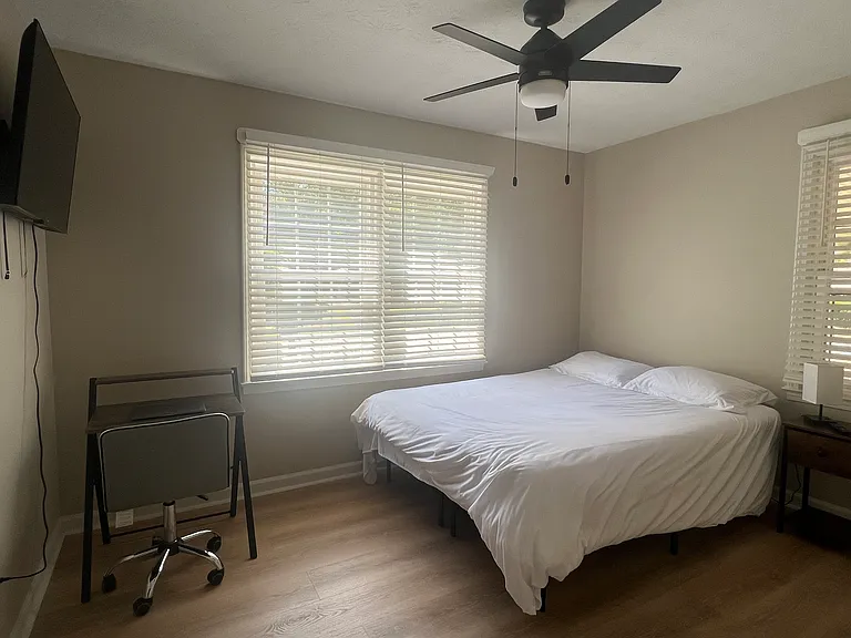 Pedro Dr SW — Photo 3