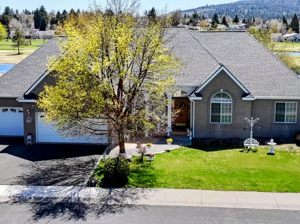 1040 Harbor Isle Blvd, Klamath Falls, OR 97601