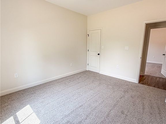 4th image of 558 John Road Ln