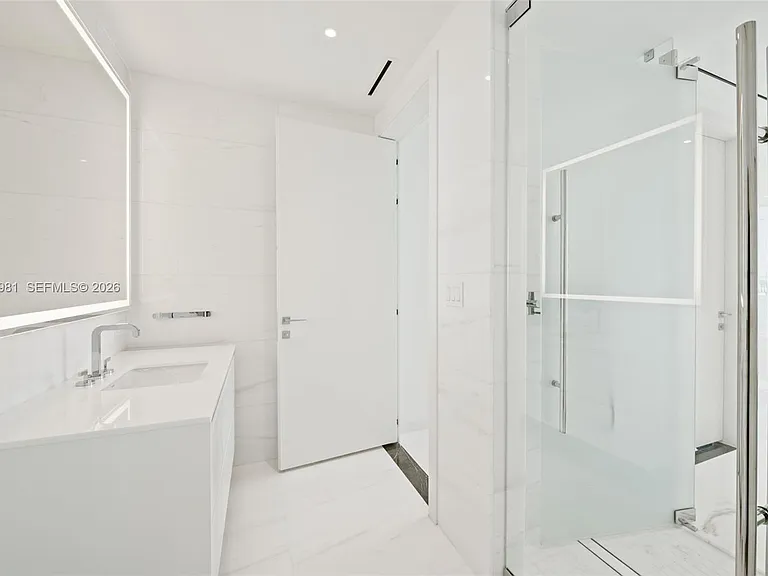 300 Biscayne Boulevard Way #3201 — Photo 15