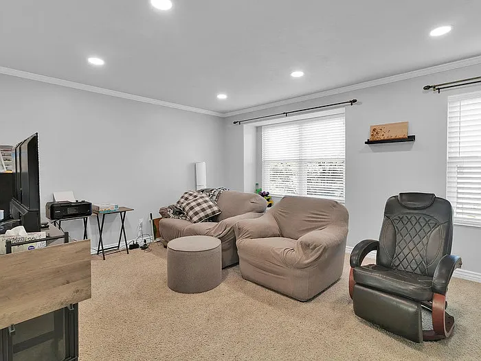 374 E Braidhill Dr — Photo 5