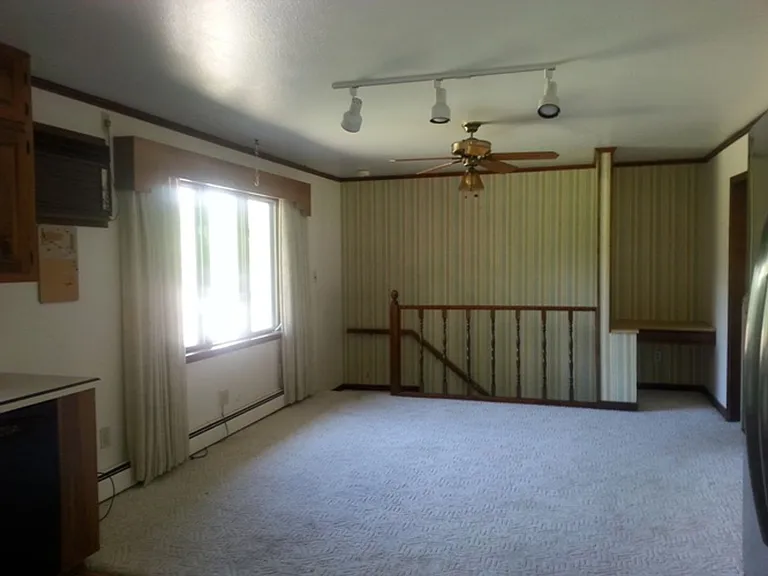 750 Country Club Rd — Photo 3