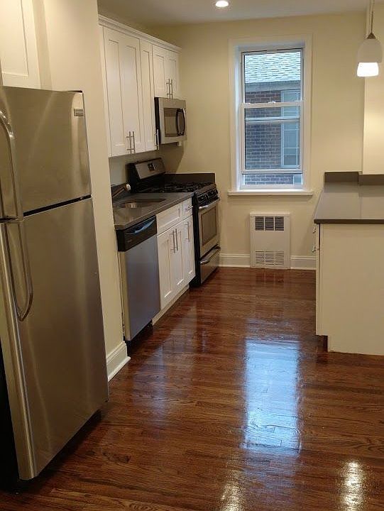 2nd image of 250 Ocean Pkwy APT 2G