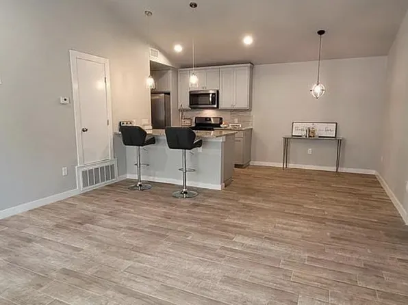 9404 Menchaca Rd #B, Austin, TX 78748