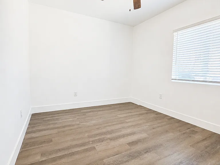 505 S Renn Ave — Photo 13