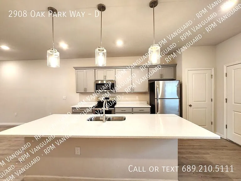 2908 Oak Park Way #D — Photo 4