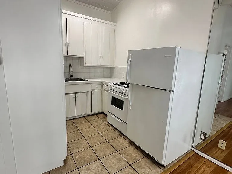9017 Harratt St in the Heart of West Hollywood! — Photo 28