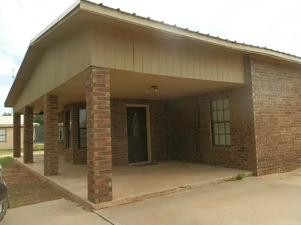 605 SW 3rd St, Seminole, TX 79360