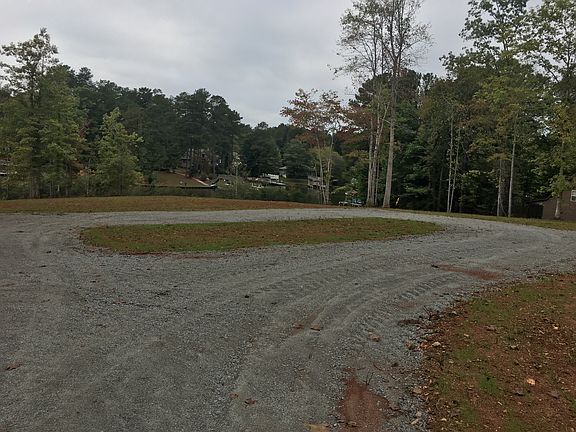 2nd image of 34 Cross Creek Ct
