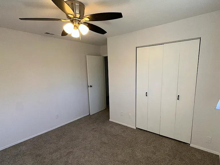 1237 Sterling Ln — Photo 6