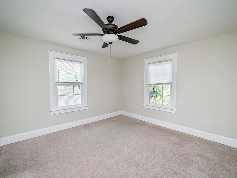 310 Sussex St — Photo 39