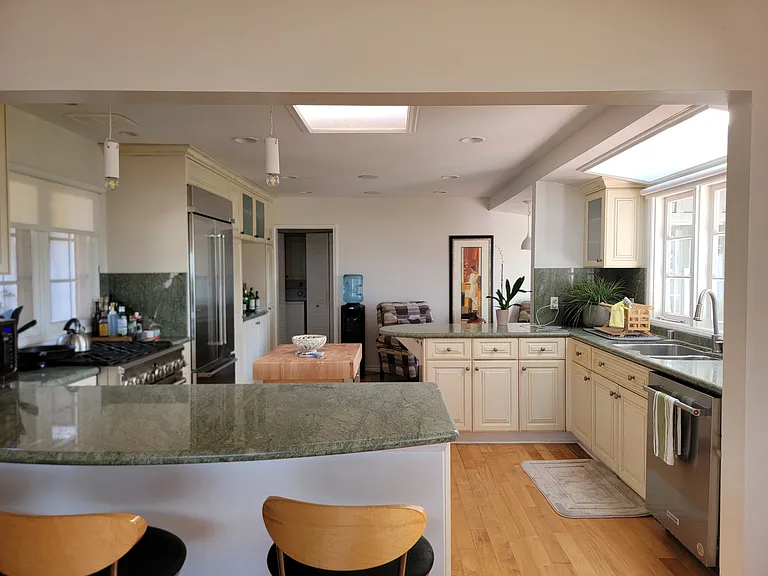 6131 Terryhill Dr — Photo 29