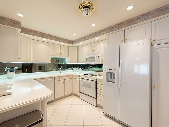 4th image of 901 Center St Unit 207