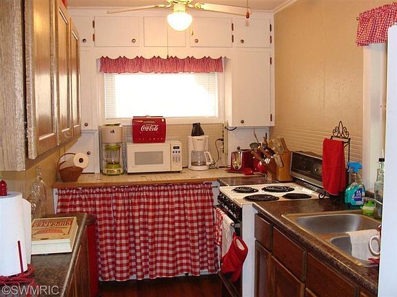 3rd image of 3709 S Duck Lake Dr