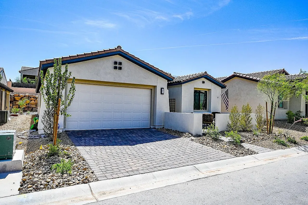 3 bed, 2150 sqft, $4,500 — Photo 1