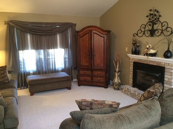 2nd image of 113 Carriage Dr