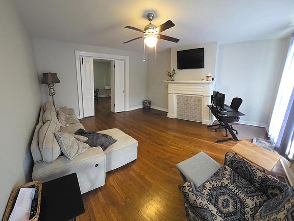5th image of 417 W Burke St