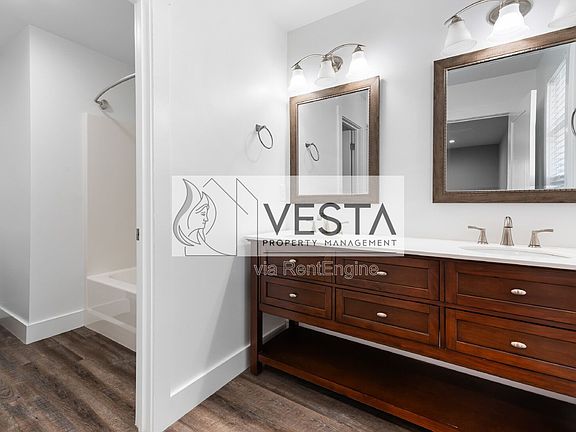 4th image of 12 Riddle Rd