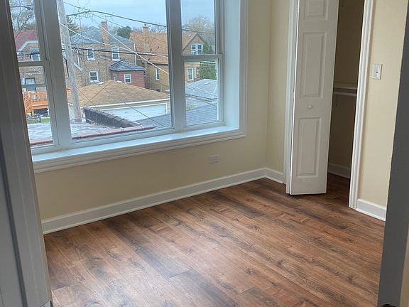 5th image of 10214 S Forest Ave Floor 3