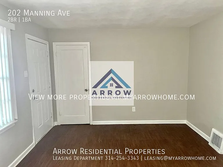 202 Manning Ave — Photo 3